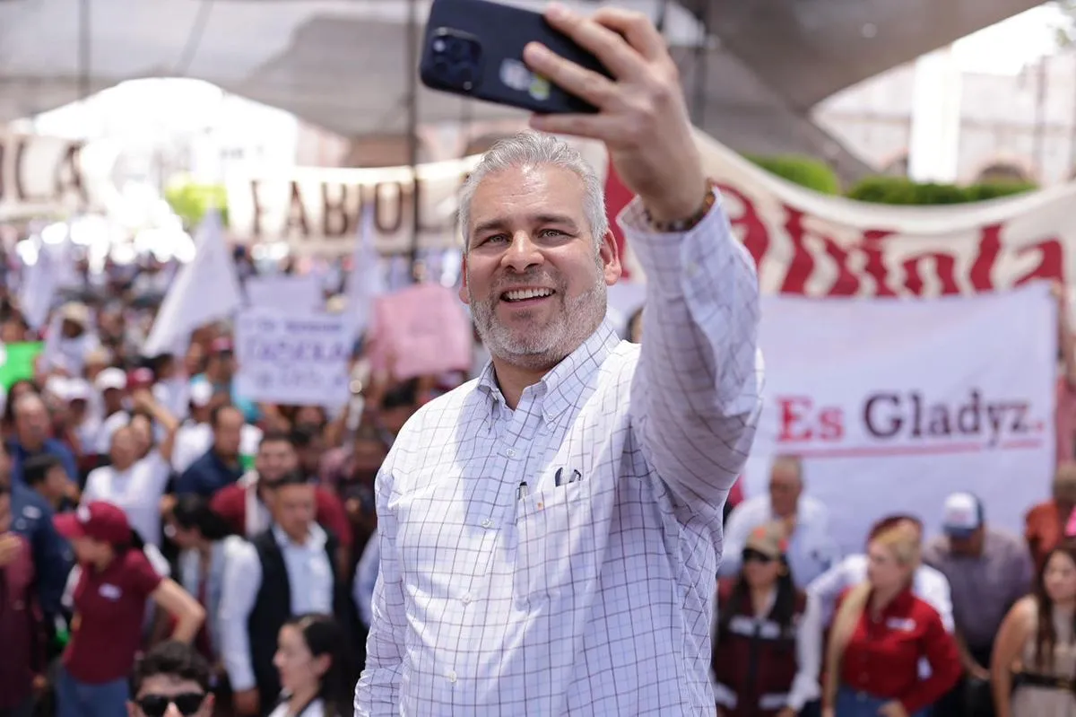 Bedolla gobernadores mejor evaluados México Mitofsky