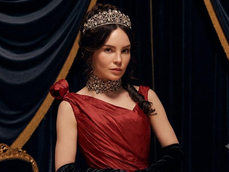 Belinda conquista las redes con su transformación como la emperatriz Carlota; así luce la cantante y actriz