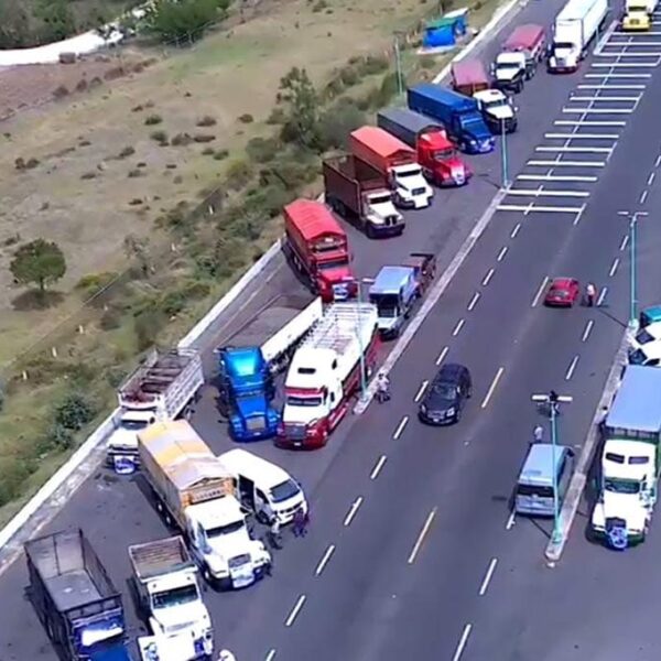 Acuerdo entre transportistas y Segob evita bloqueos totales en carreteras de México