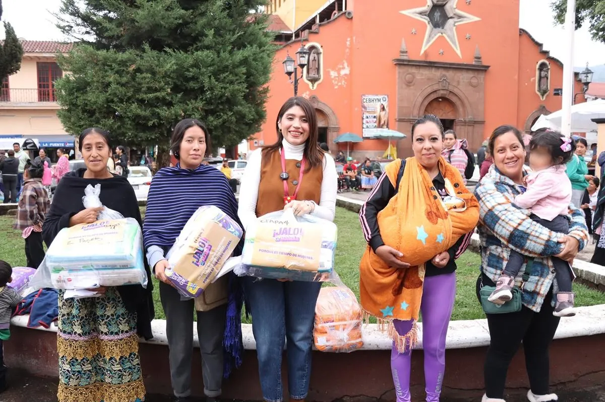 Caravana Jalo por las Mamás entrega 24 mil pañales en Paracho, Michoacán
