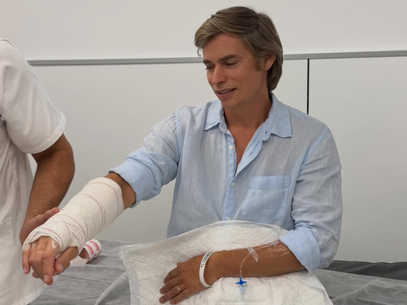 Carlos Baute inicia gira pese a fractura en la muñeca