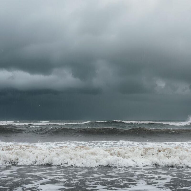 Alertan por ciclón tropical y lluvias en México