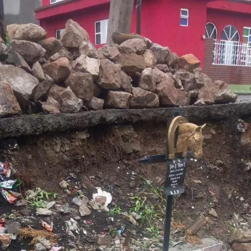Colapsa barda perimetral en panteón de Tarímbaro