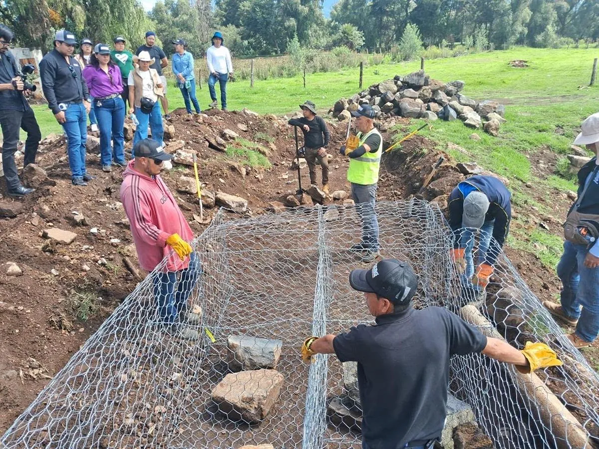 Con 260 presas filtrantes, retienen más de 30 mil metros cúbicos de azolve en lago de Pátzcuaro-1