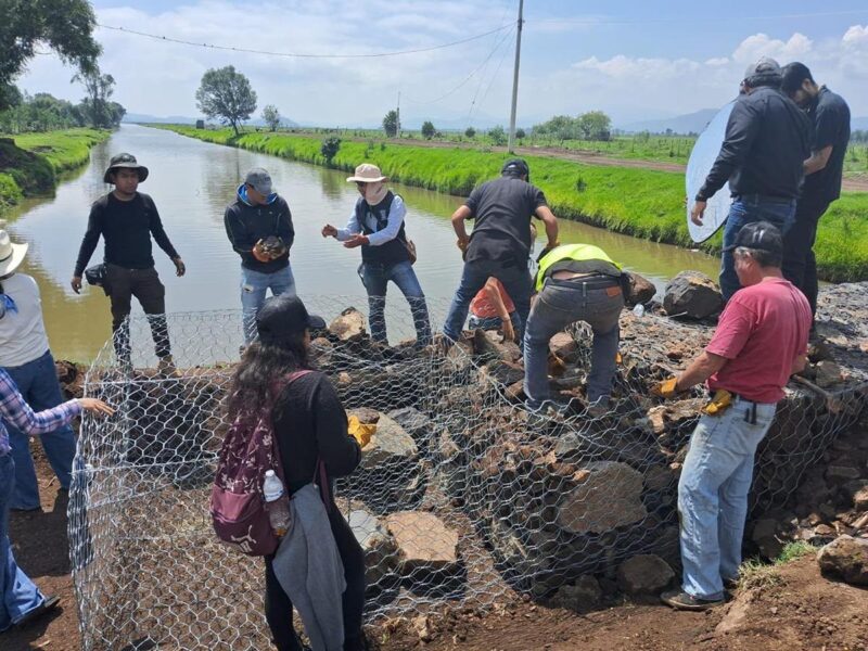 Con 260 presas filtrantes, retienen más de 30 mil metros cúbicos de azolve en lago de Pátzcuaro