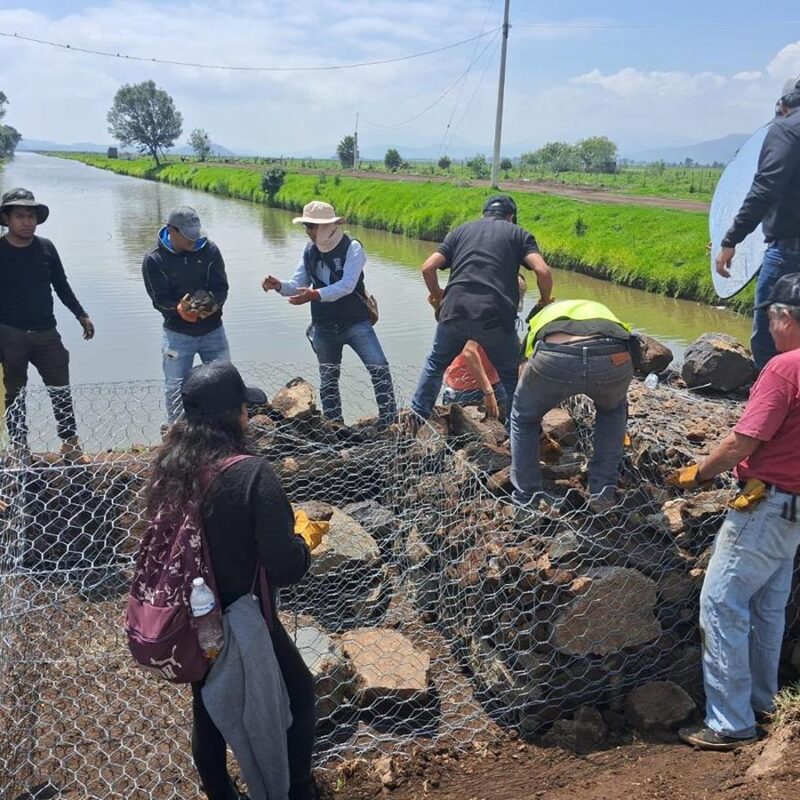 Con 260 presas filtrantes, retienen más de 30 mil metros cúbicos de azolve en lago de Pátzcuaro