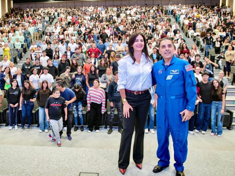 Con becas, ciencia y diálogo, la educación llega a más de 40 mil personas: Gabriela Molina