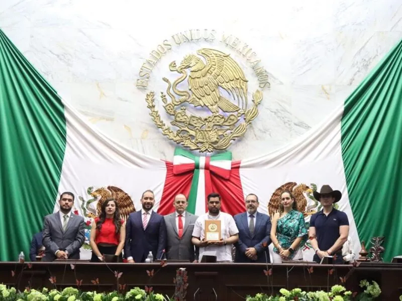 Congreso del Estado reconoce labor de Homero Gómez González