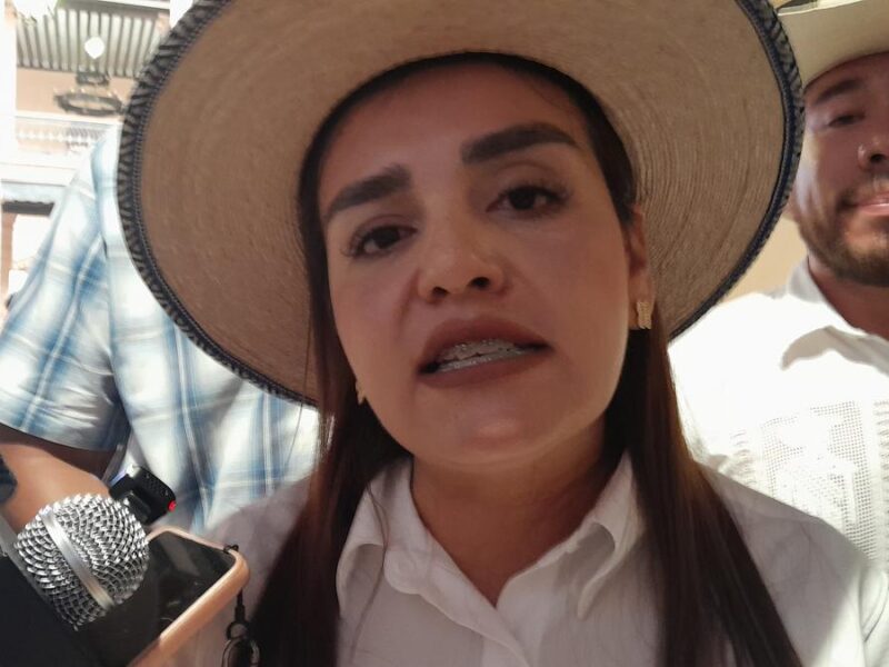 Desde 2024, Grecia Quiroz fue incorporada a nómina del Congreso
