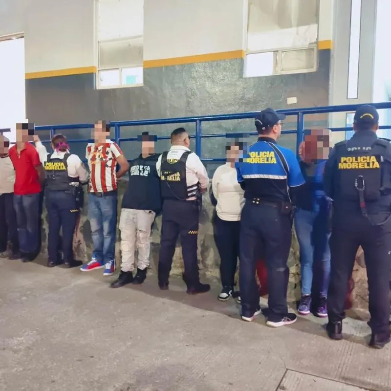 Detienen en Morelia a siete por presunto robo de vehículos