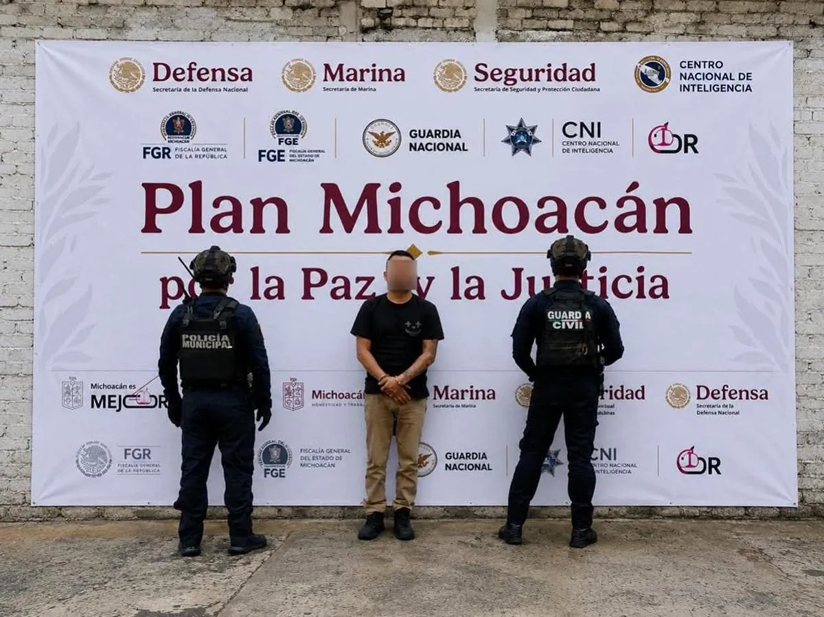 Detienen a un hombre en posesión de arma de fuego y cartuchos útiles en Zitácuaro