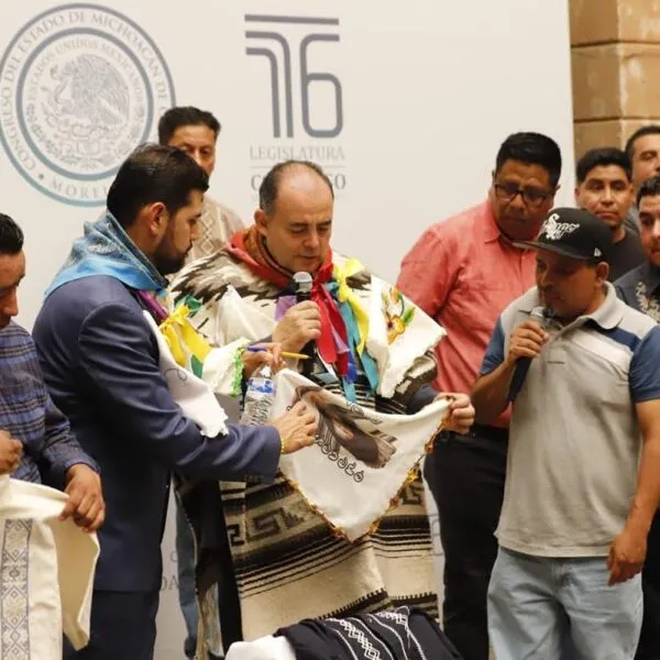 Promueven diputados consumo de artesanías de la Meseta Purépecha