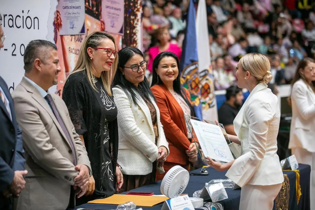 Egresan enfermeras y enfermeros de la UMSNH con sello de calidad