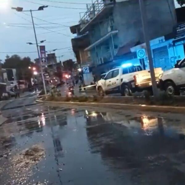 Ejecutan a hombre en plena vía pública, en Uruapan