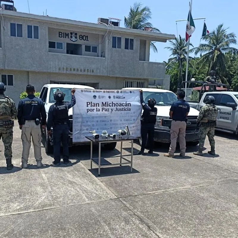 Elementos de la Marina retiraron 4 cámaras de videovigilancia “clandestinas” en Lázaro Cárdenas, Michoacán