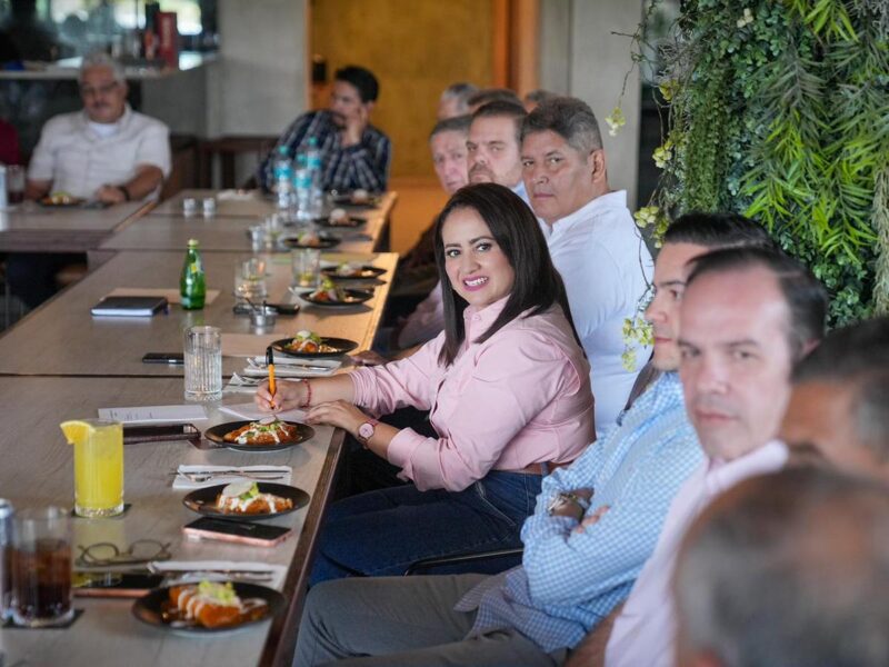 Empresarios de Zamora cierran filas con Gladyz Butanda rumbo a 2027
