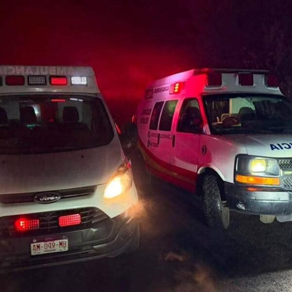 En accidente automovilístico en carretera de Quiroga, cuatro personas resultan lesionadas
