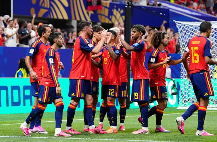 España deja atrás las dudas al golear 4-0 a Arabia Saudita