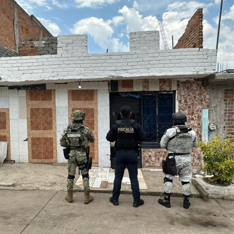 FGE ejecuta tres cateos en Morelia y detiene a tres personas presuntamente relacionadas en delitos contra la salud
