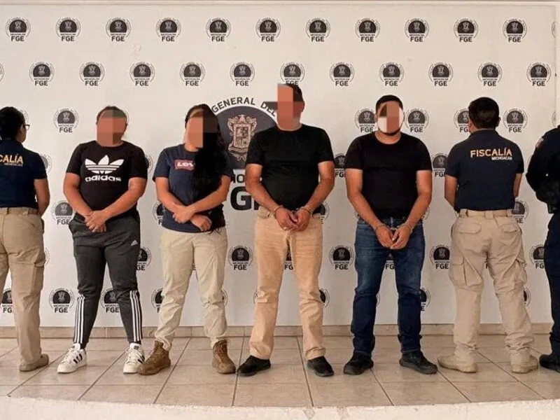 FGE Michoacán detiene a cuatro de sus propios agentes por corrupción