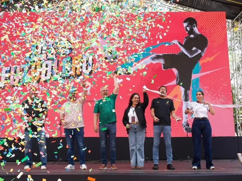 ¡Futbol mundialista llega a Morelia! Inaugura Bedolla el Jalo Futbolero con pantalla gigante