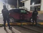 Guardia Civil detiene a dos hombres en aparente posesión de sustancias y aseguró una camioneta con reporte de robo