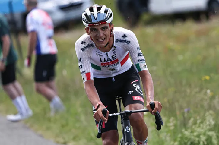 Isaac del toro está de regreso al ganar séptima etapa del Tour Auvergne-Rhone-Alpes 2026