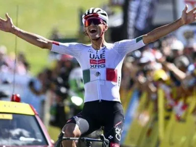Isaac del Toro embiste con remontada espectacular y gana el Tour Auvergne-Rhône-Alpes 2026