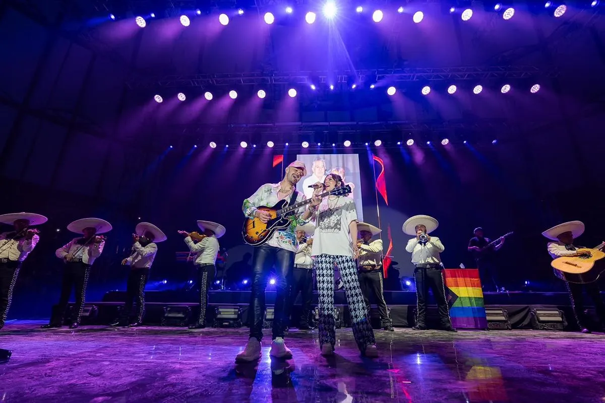Jesse & Joy conquistaron corazón de Michoacán en el Jalo Futbolero