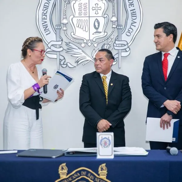 José Herrera Camacho, nuevo director del IIAF; Yarabí Ávila le toma protesta