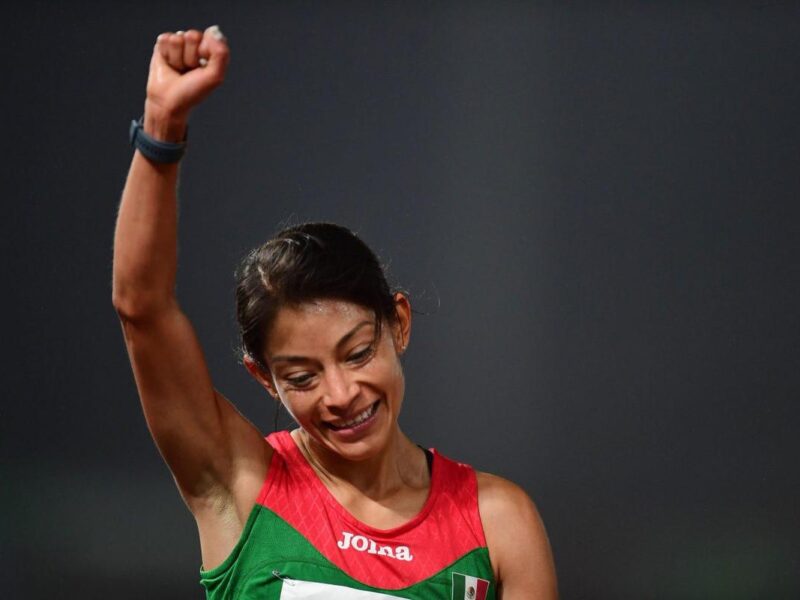 La fondista mexicana Laura Galván gana el primer lugar en el Medio Maratón de Chicago