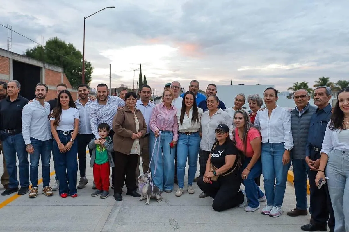 La transformación llega a Valle Verde con la rehabilitación y pavimentación de la calle 5 de Febrero: Mónica Valdez-2
