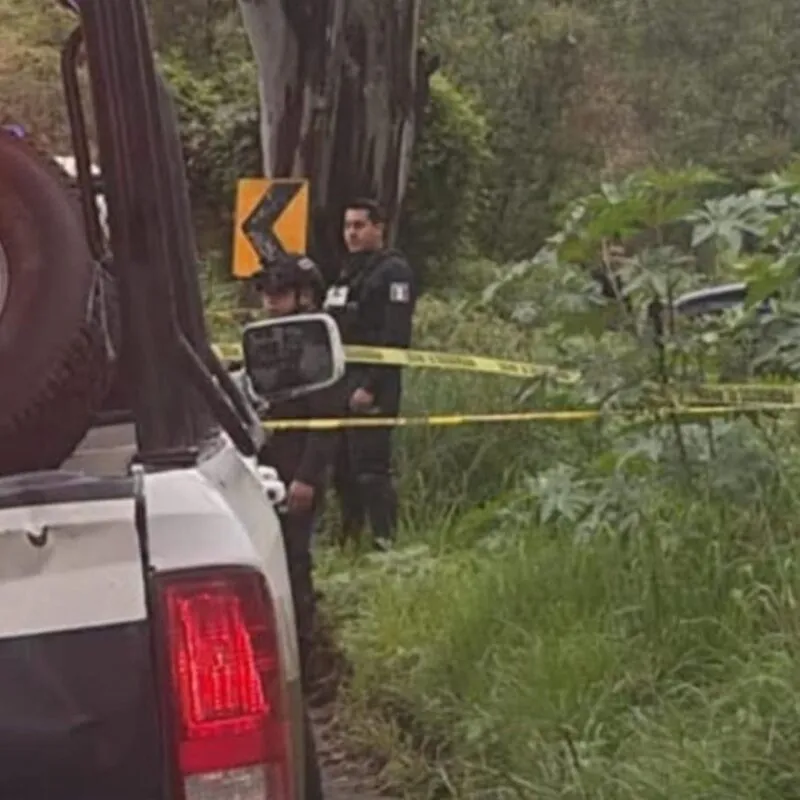 Localizan a un hombre sin vida y con huellas de violencia en un camino rural de Morelia