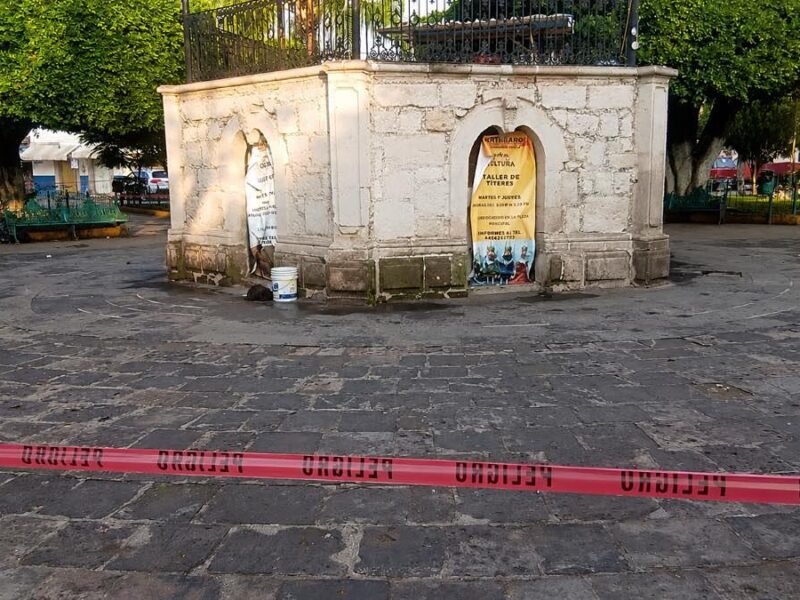 Localizan cabeza de mujer junto al kiosco de la plaza principal de Tarímbar