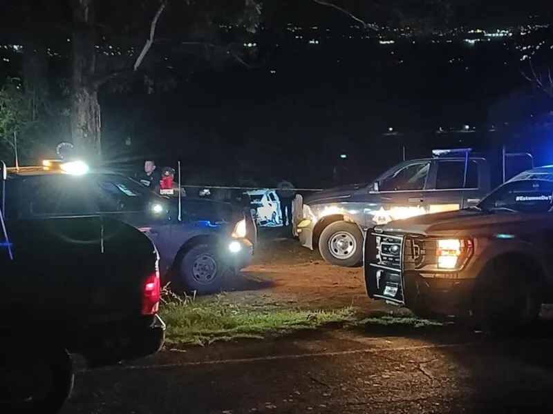 Localizan en Morelia un vehículo calcinado y el cuerpo sin vida de una persona