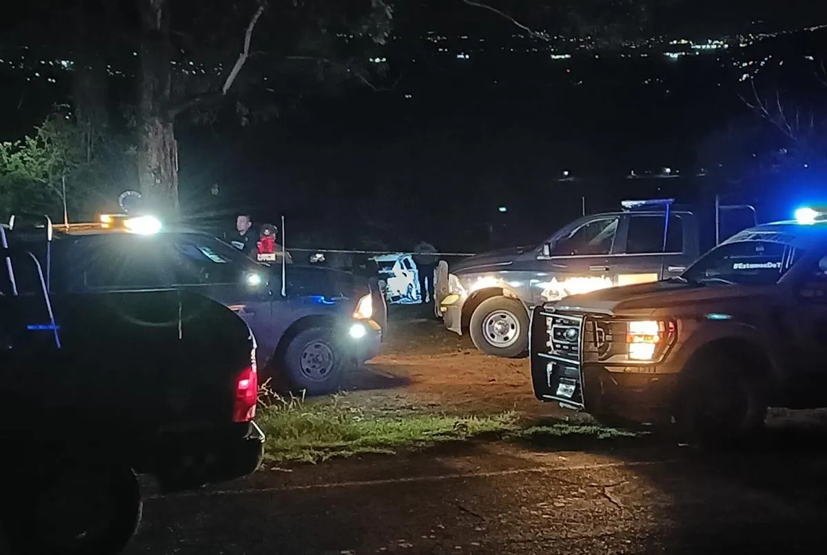 Localizan en Morelia un vehículo calcinado y el cuerpo sin vida de una persona