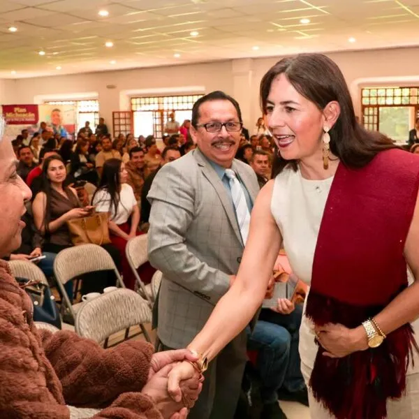 Más de 50 mil docentes fortalecen su labor en las aulas: Gabriela Molina