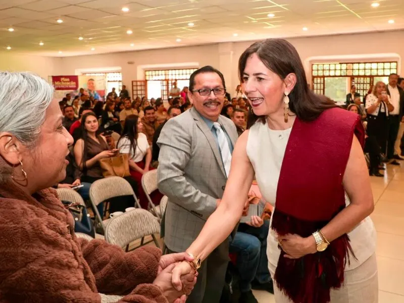 Más de 50 mil docentes fortalecen su labor en las aulas en Michoacán