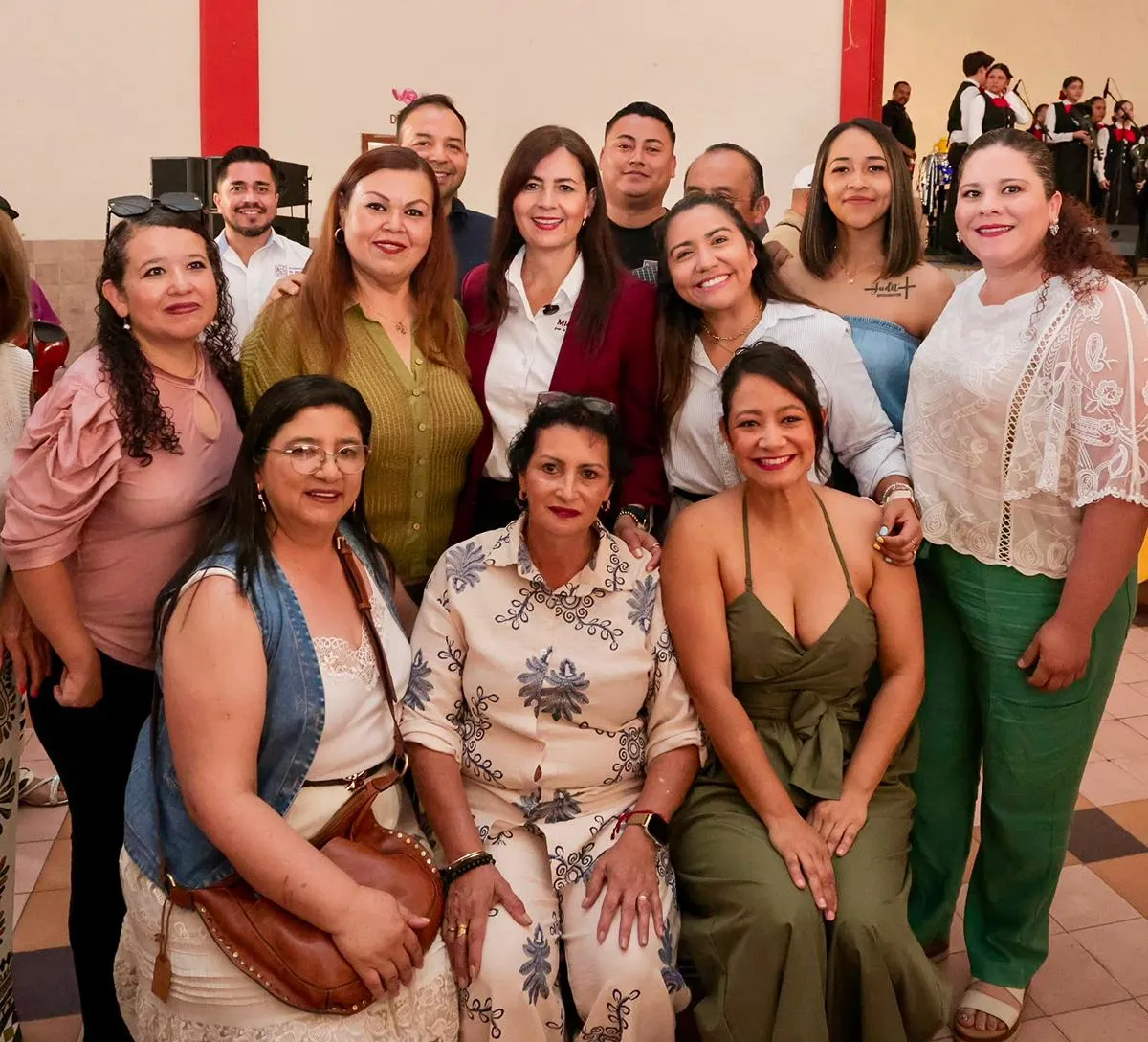 Más de 50 mil docentes fortalecen su labor en las aulas: Gabriela Molina