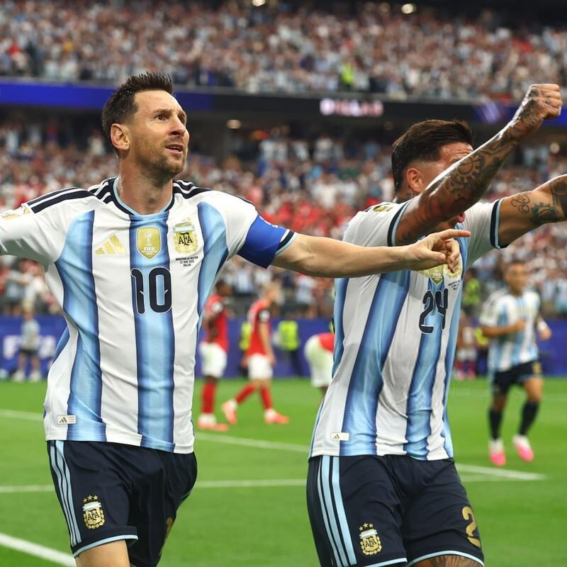 Messi hace historia al marcar un doblete para el triunfo de Argentina 2-0 sobre Austria