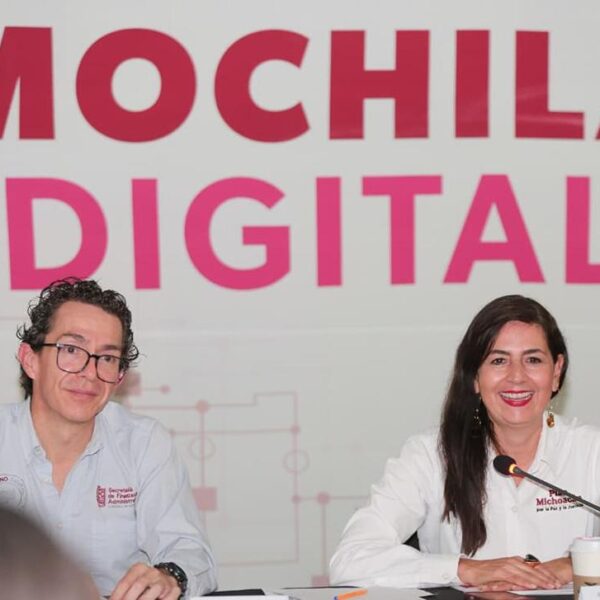 Mochila Digital reduce trámites y previene abandono escolar: Gabriela Molina
