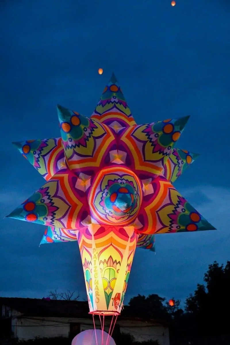 Moenia iluminará la noche de clausura del Cantoya Fest Pátzcuaro 2026-2