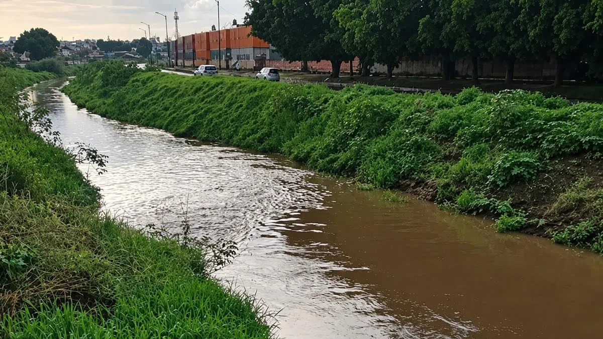 Morelia: vigila OOAPAS ríos y drenes; Dren Barajas e Itzícuaros al 80%