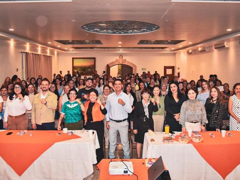 Las mujeres son pieza fundamental para construir el Michoacán del futuro: Víctor Manríquez