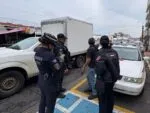 Multitud intenta linchar a un hombre que presuntamente quiso robar una camioneta en Morelia