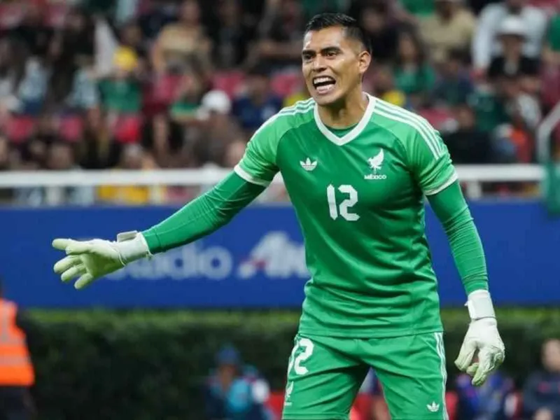 Raúl Rangel, portero titular de México contra Chequia