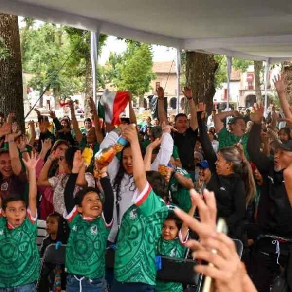 La fiesta mundialista arrancó en Pátzcuaro con el Jalo Futbolero
