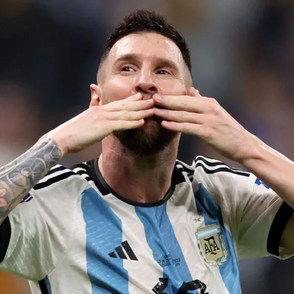 ¡Noche histórica de Messi que marcó hat-trick para el triunfo de Argentina sobre Argelia¡