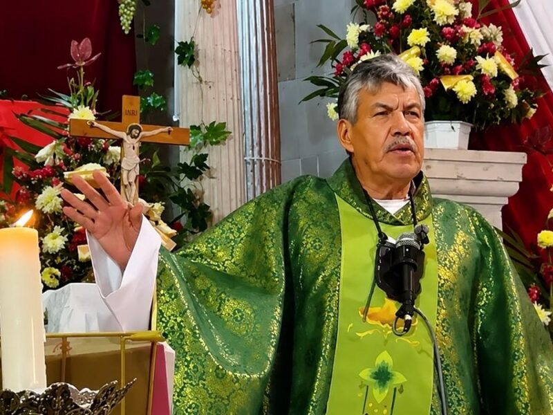 Padre Pistolas acusa que gobernadores “salen ricos” y afirma que políticos roban dinero