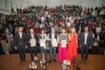 A estar informados e incidir en la generación de políticas públicas, llama el periodista Fernando Coca a estudiantes de la UMSNH